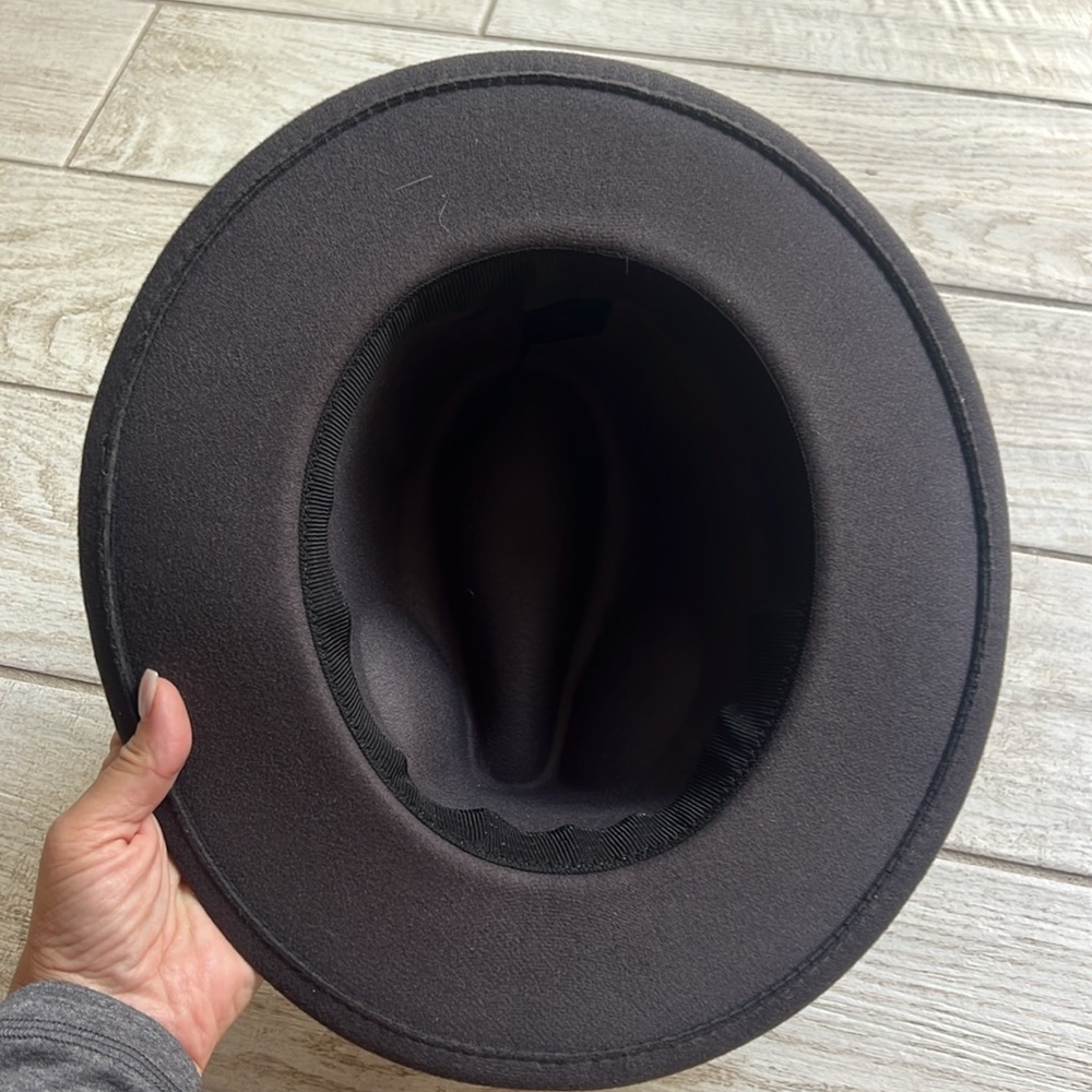 Hat - Picture 5 of 6